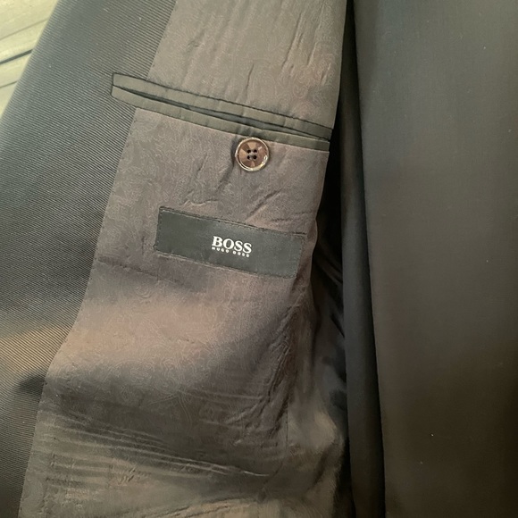 Mens Hugo Boss Tuxedo size 38R - Picture 6 of 7